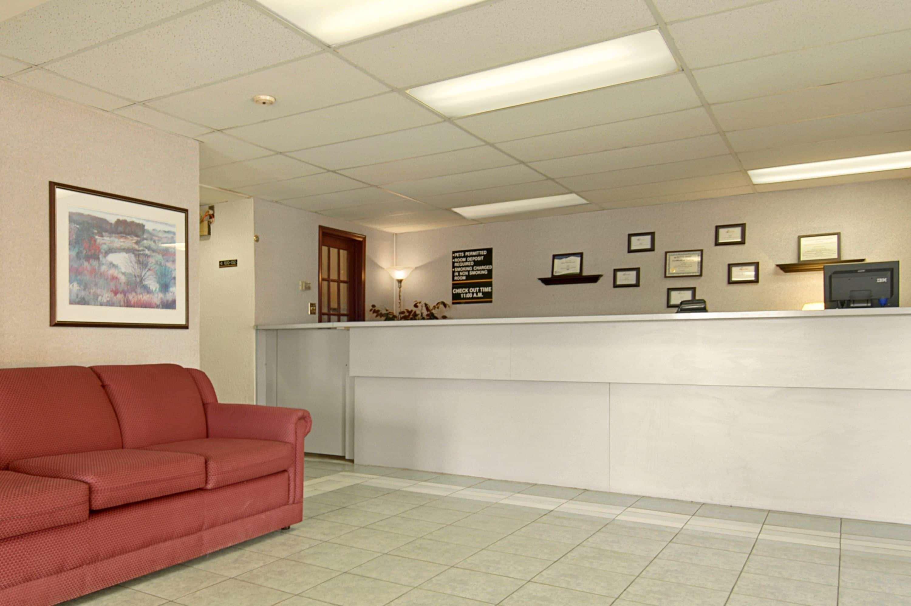 Super 8 By Wyndham Red Deer Exterior foto