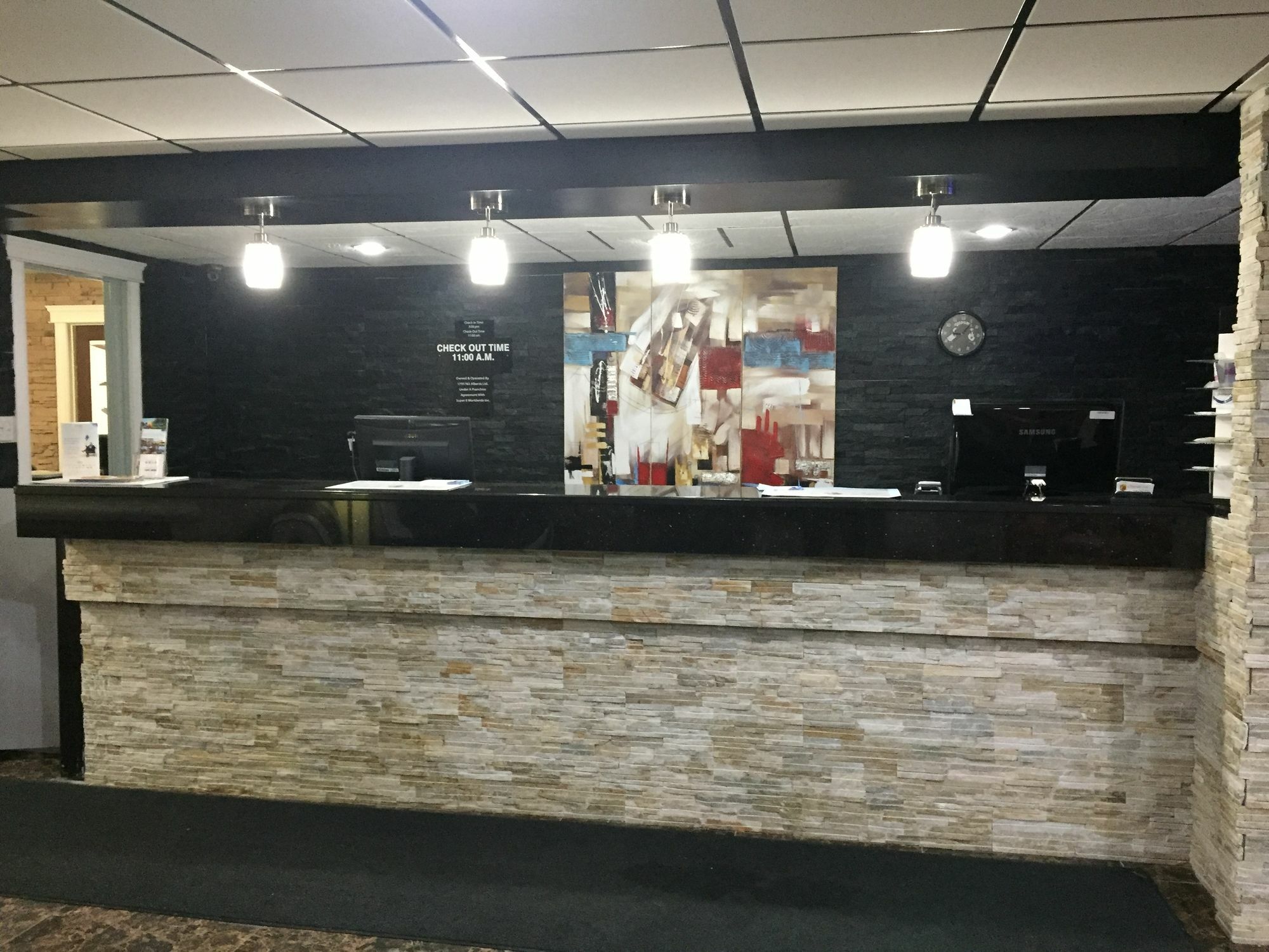 Super 8 By Wyndham Red Deer Exterior foto