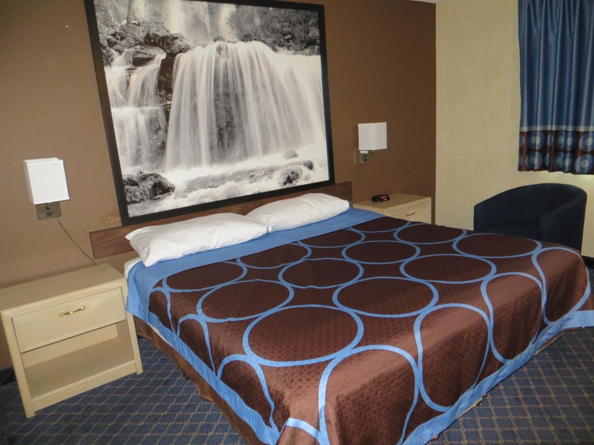 Super 8 By Wyndham Red Deer Quarto foto