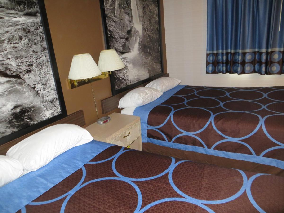 Super 8 By Wyndham Red Deer Quarto foto