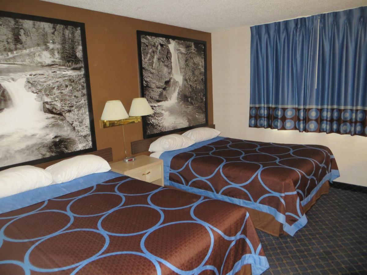 Super 8 By Wyndham Red Deer Quarto foto