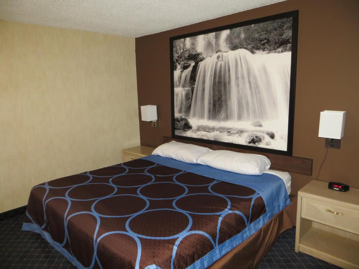 Super 8 By Wyndham Red Deer Quarto foto